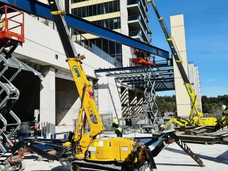 Maeda MC285 mini crawler crane